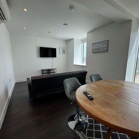 Cozy One Bedroom Flat 20 Mins Central London Bp142 Екстериор снимка