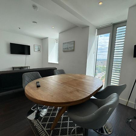 Cozy One Bedroom Flat 20 Mins Central London Bp142 Екстериор снимка