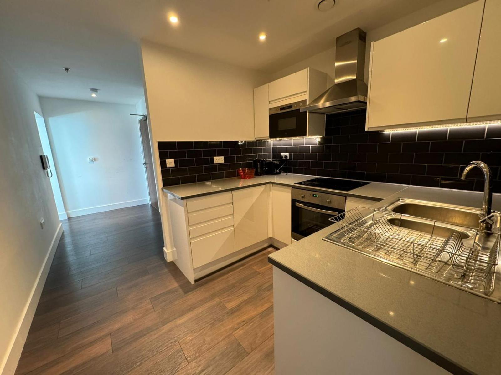 Cozy One Bedroom Flat 20 Mins Central London Bp142 Екстериор снимка
