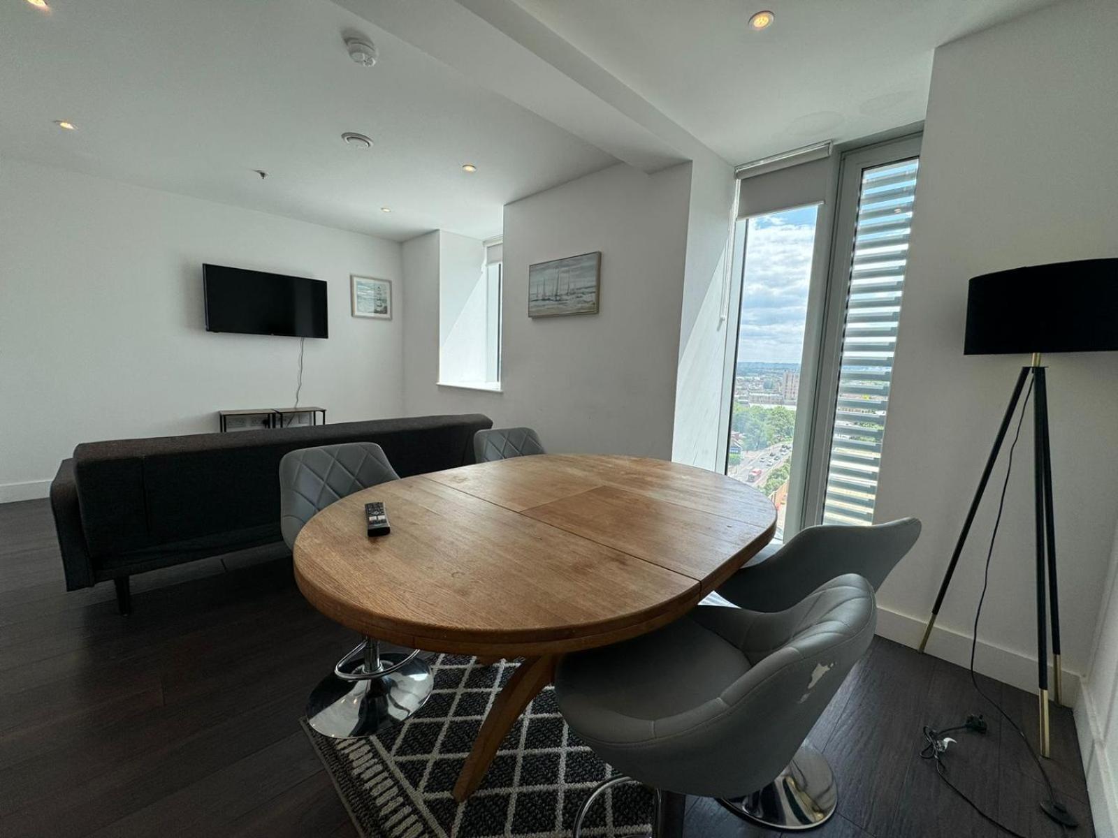 Cozy One Bedroom Flat 20 Mins Central London Bp142 Екстериор снимка